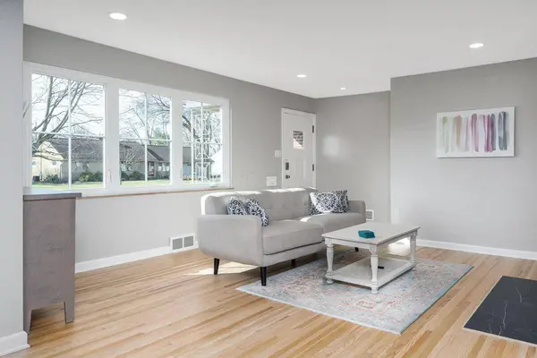 2112 Cresthill Drive, Upper Arlington, OH 43221