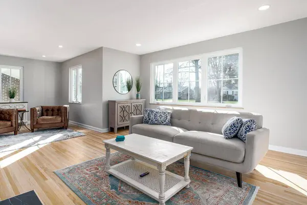 2112 Cresthill Drive, Upper Arlington, OH 43221