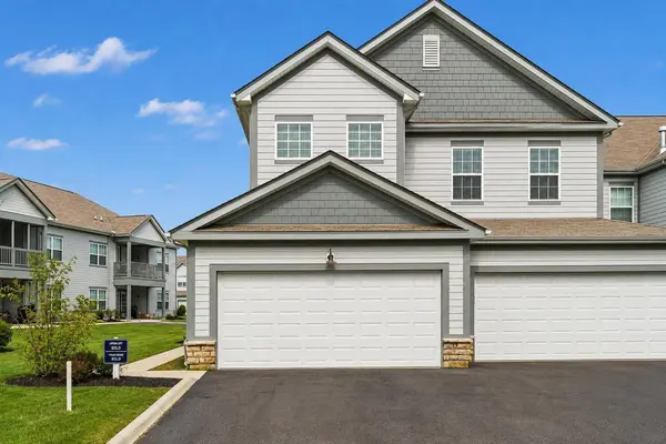 800 Redwood Lane, Lewis Center, OH 43035
