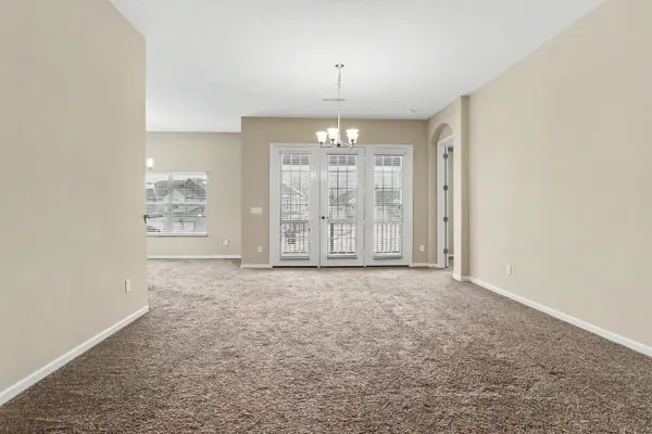 800 Redwood Lane, Lewis Center, OH 43035