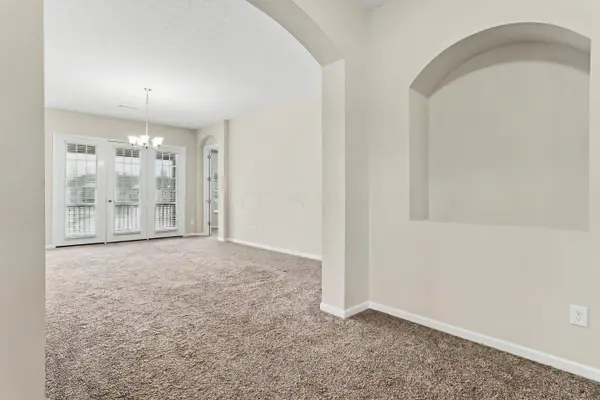800 Redwood Lane, Lewis Center, OH 43035