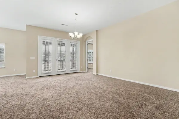 800 Redwood Lane, Lewis Center, OH 43035