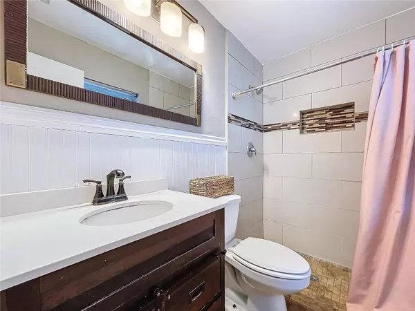 1027 HARDWOOD DR, Valrico, FL 33596