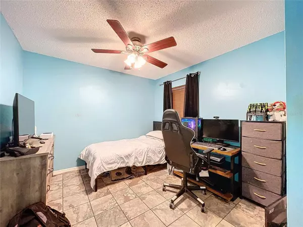 1027 HARDWOOD DR, Valrico, FL 33596