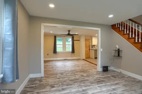 2731 FISHING CREEK VALLEY RD, Harrisburg, PA 17112