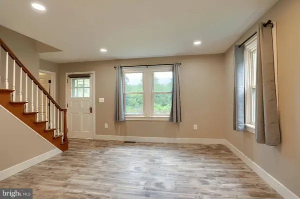 2731 FISHING CREEK VALLEY RD, Harrisburg, PA 17112
