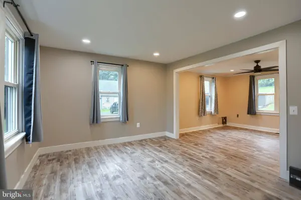2731 FISHING CREEK VALLEY RD, Harrisburg, PA 17112