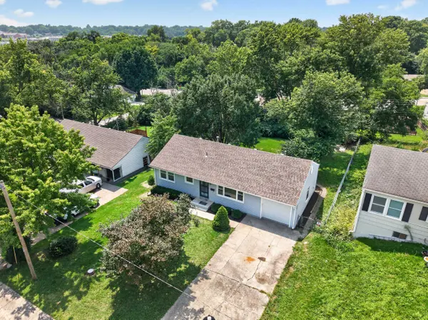 9108 Central St, Kansas City, MO 64114-3635