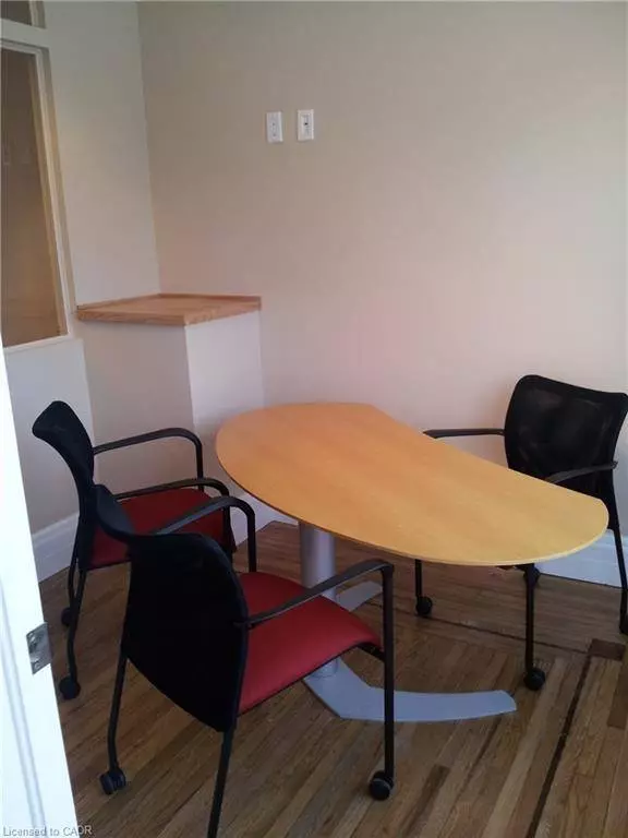 609 Upper Wellington Street, Hamilton, ON L9A 3P8