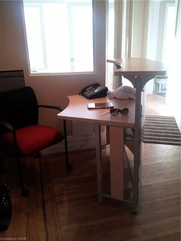 609 Upper Wellington Street, Hamilton, ON L9A 3P8