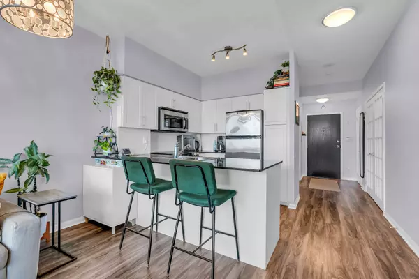 15 Windermere AVE #1207, Toronto W01, ON M6S 5A2