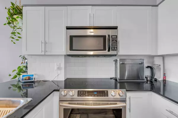 15 Windermere AVE #1207, Toronto W01, ON M6S 5A2