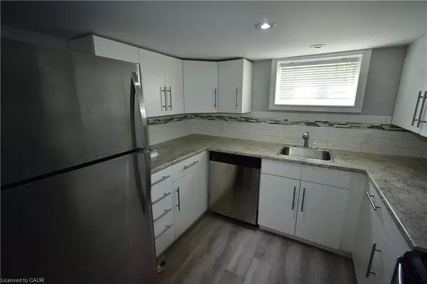 2176 Queensway Drive #2, Burlington, ON L7R 3T1