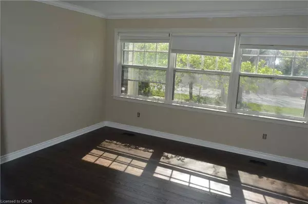 2211 New Street #1, Burlington, ON L7R 1H9