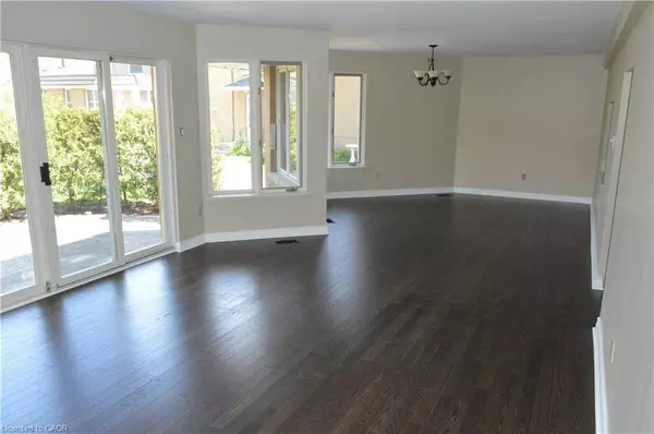 2211 New Street #1, Burlington, ON L7R 1H9