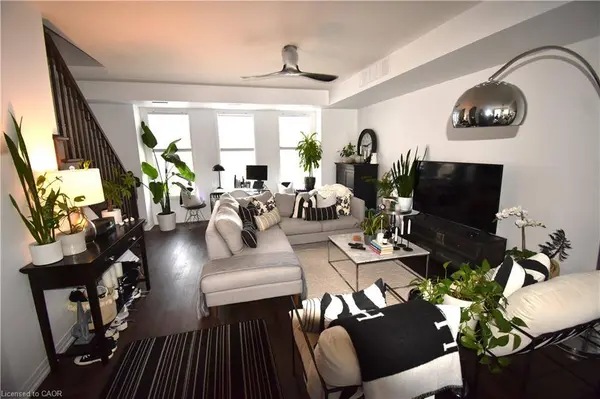 2362 New Street #5, Burlington, ON L7R 1J6