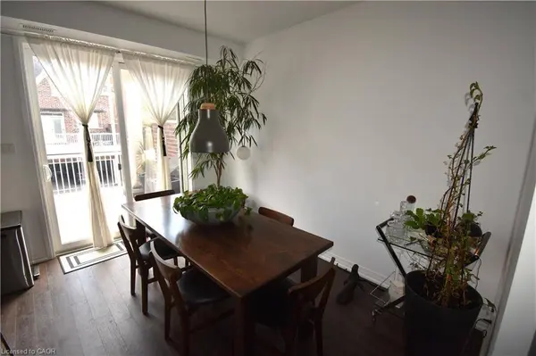 2362 New Street #5, Burlington, ON L7R 1J6