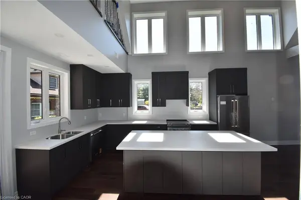 1294 Coric Avenue #1, Burlington, ON L7R 3S3