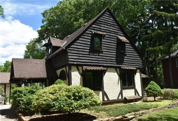 623 King Road, Burlington, ON L7T 3K3
