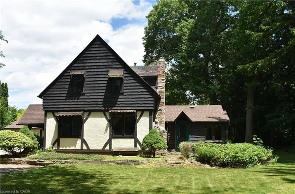 623 King Road, Burlington, ON L7T 3K3
