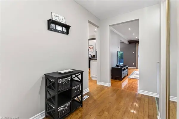 479 Woodview Road #3, Burlington, ON L7N 2Z9