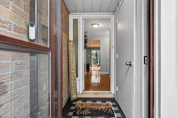 479 Woodview Road #3, Burlington, ON L7N 2Z9