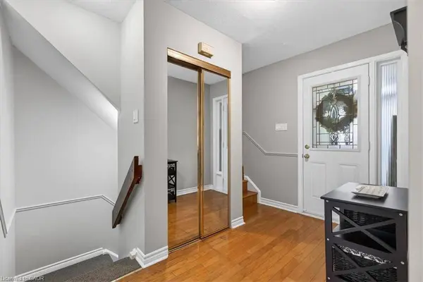 479 Woodview Road #3, Burlington, ON L7N 2Z9