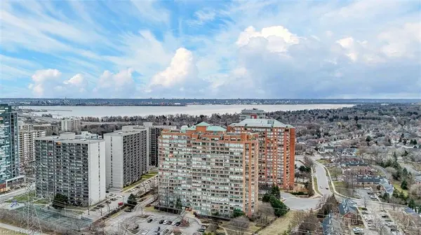 1276 Maple Crossing Boulevard #903, Burlington, ON L7S 2J9