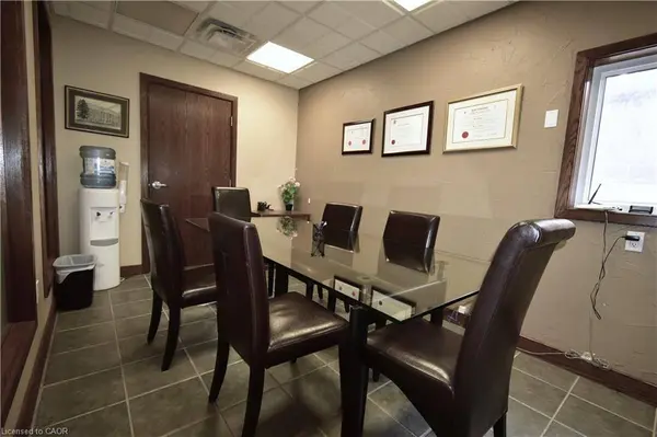1025 Waterdown Road, Burlington, ON L7T 1N4