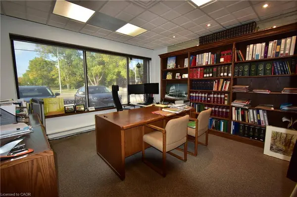 1025 Waterdown Road, Burlington, ON L7T 1N4