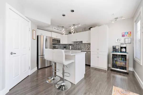 50 Westland RD #310, Okotoks, AB T1S 2H4