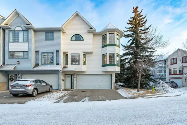 60 Prominence VW SW, Calgary, AB T3H 3M8