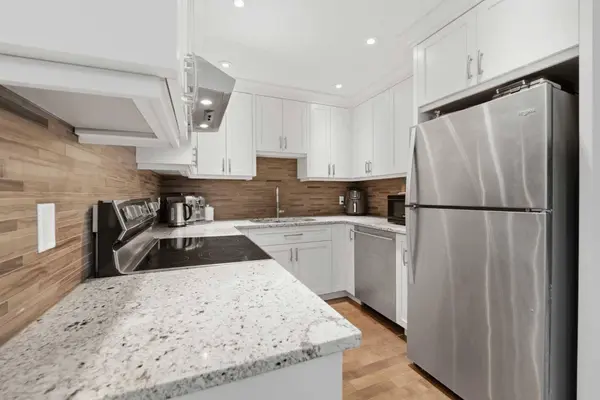 52A Millcrest GN SW, Calgary, AB T2Y 2K1