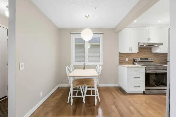52A Millcrest GN SW, Calgary, AB T2Y 2K1