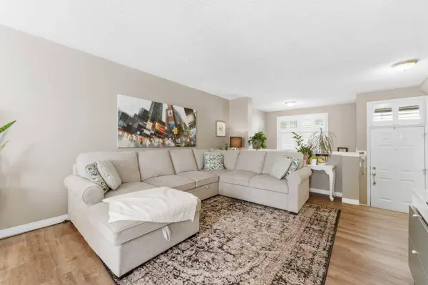159 Mckenzie Towne Gate SE, Calgary, AB T2Z 4G2