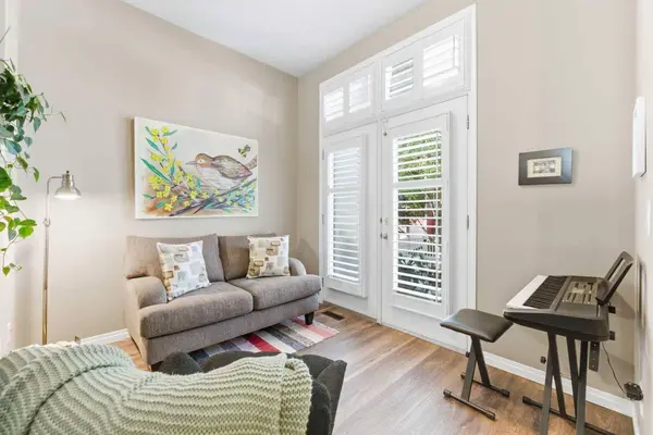 159 Mckenzie Towne Gate SE, Calgary, AB T2Z 4G2