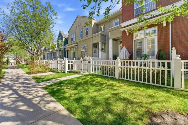 159 Mckenzie Towne Gate SE, Calgary, AB T2Z 4G2