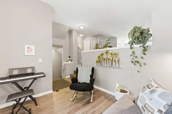 159 Mckenzie Towne Gate SE, Calgary, AB T2Z 4G2