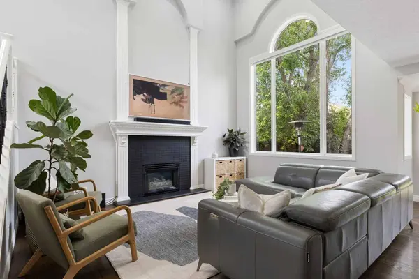 13 Somerset PARK SW, Calgary, AB T2Y 3H3
