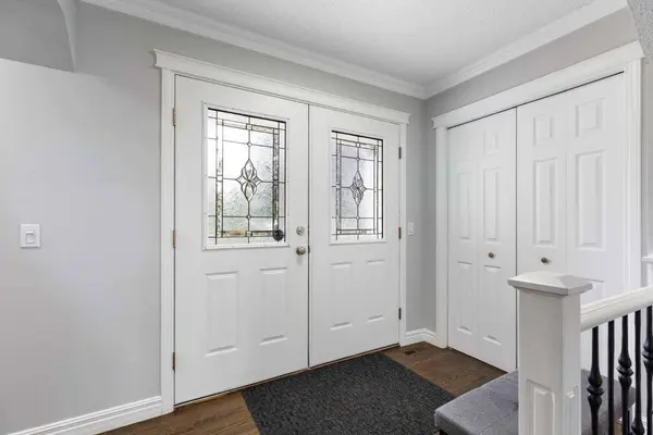 13 E Somerset PARK SW, Calgary, AB T2Y 3H3