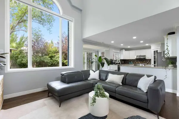 13 Somerset PARK SW, Calgary, AB T2Y 3H3