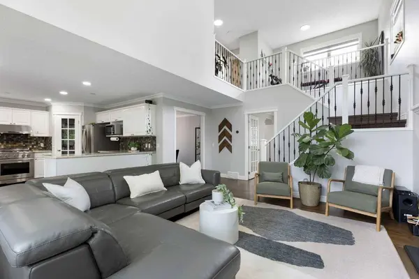 13 Somerset PARK SW, Calgary, AB T2Y 3H3