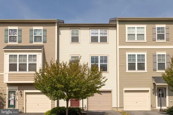 104 PINTANGLE CT