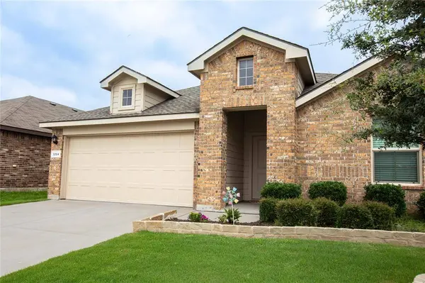 3204 Quiet Valley Road, Fort Worth, TX 76123