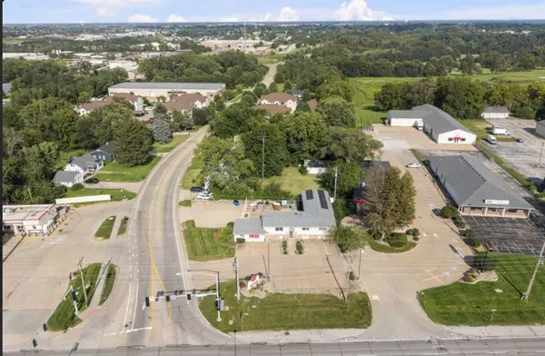 4537 N Brady ST, Davenport, IA 52806