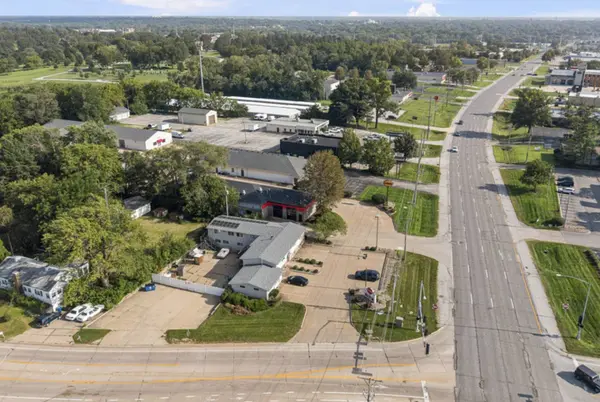 4537 N Brady ST, Davenport, IA 52806