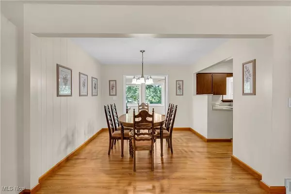 2805 Lydia DR SW, Warren, OH 44481