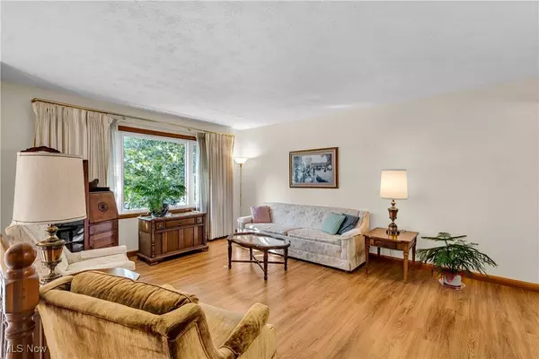 2805 Lydia DR SW, Warren, OH 44481