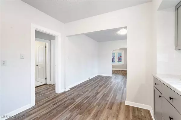 20 Erskine AVE, Youngstown, OH 44512