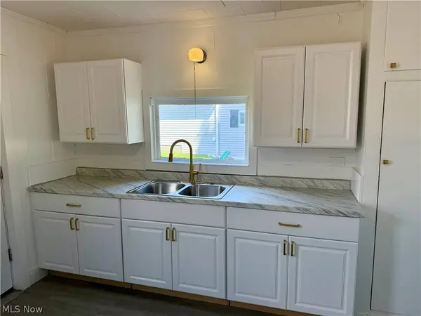 240 W Main ST, Washingtonville, OH 44490